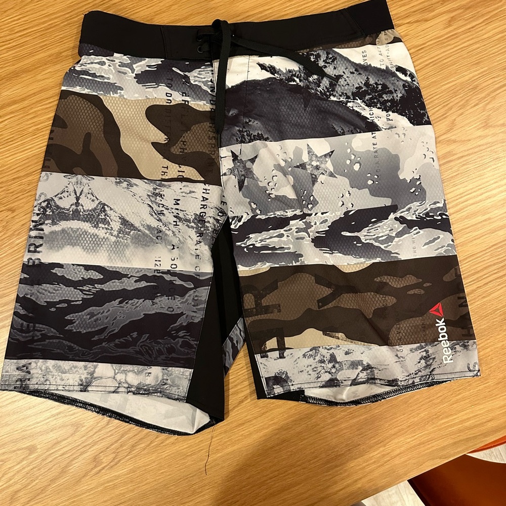 Reebok Black and Gray Board Shorts Athletic Swimwear - Picture 1 of 4